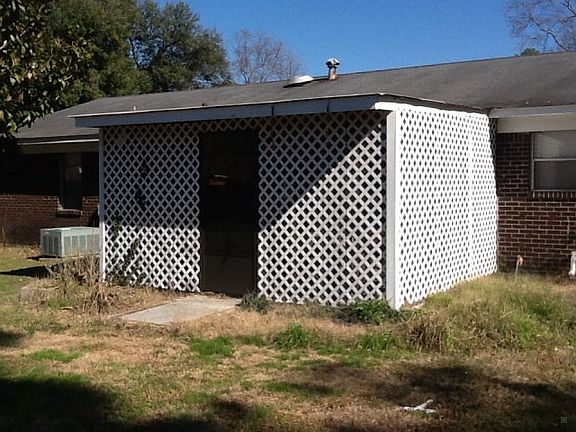 5th image of 843 S Colorado St