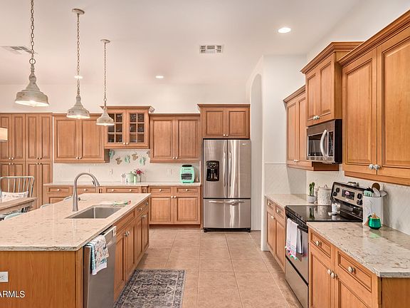 5th image of 38327 N 15th Ave