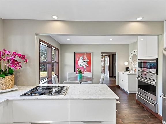 3rd image of 6324 Curzon Ave