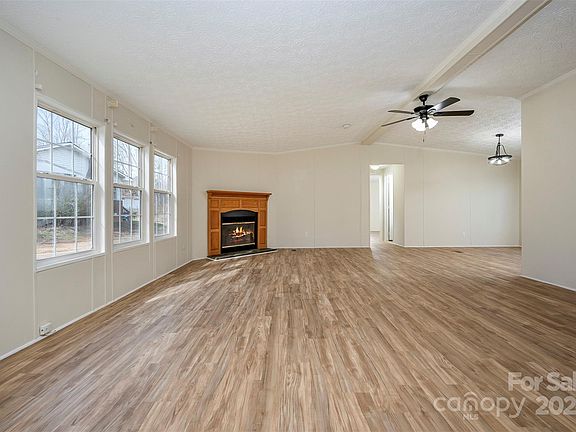4th image of 36 Quincey Ln