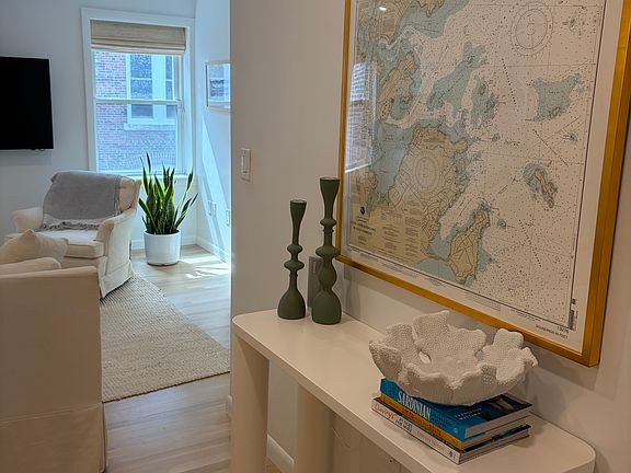 4th image of 90 Prince St APT 5