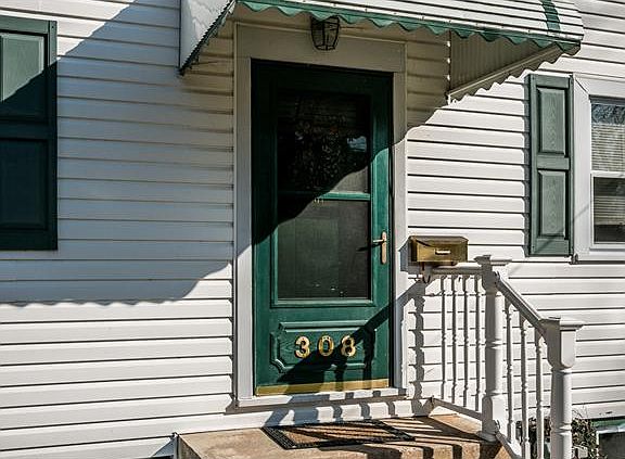 Updated siding and windows!