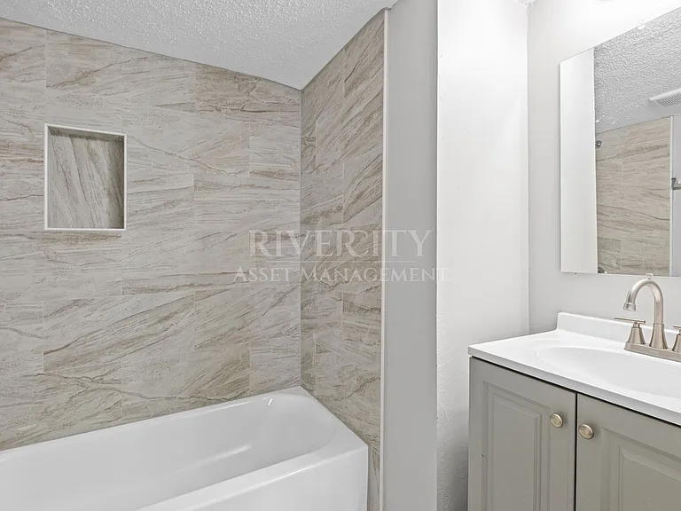 1580 Oriole St — Photo 10