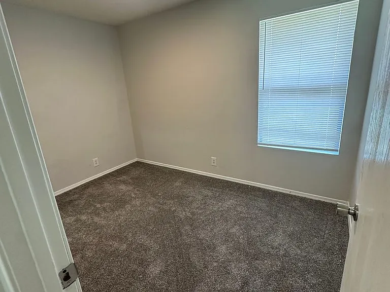 505 W Quantico St — Photo 10