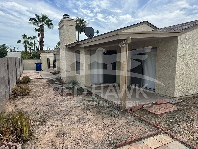 3 bed, 2.0 bath, 1156 sqft, $1,895 — Photo 3