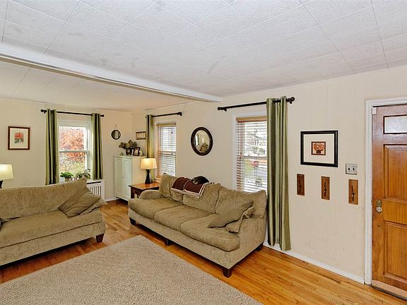 5th image of 50 Glenwood St