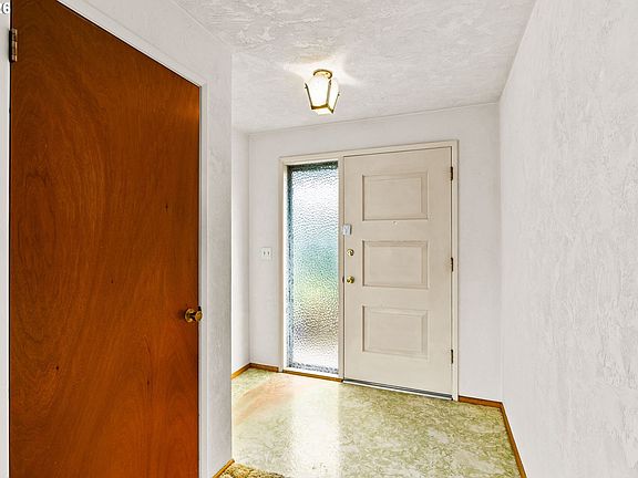 4th image of 2434 14th Pl