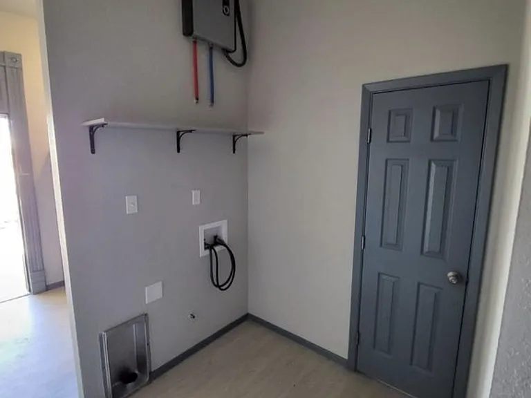 610 Ange St — Photo 5