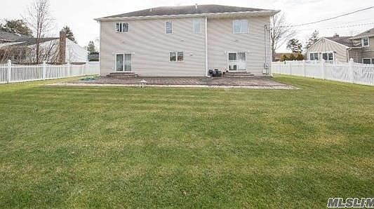 2nd image of 2A Harriet Dr