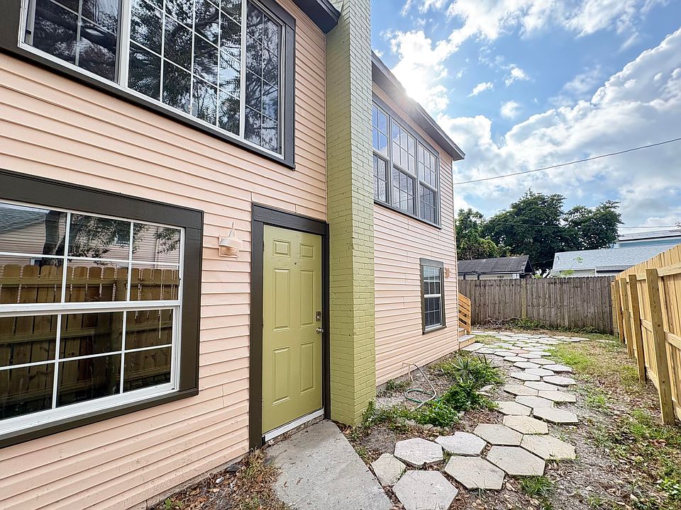 1st image of 955 26th St N #2