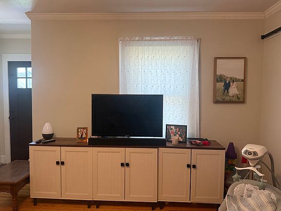 3rd image of 113 Bates Ave