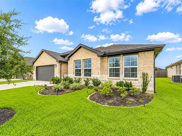 3238 Derry Hill Dr — Photo 1