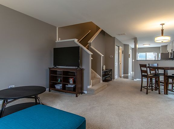 3rd image of 2451 Hillsboro Ln