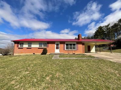 100 Robinhood Rd, Galax, VA, 24333