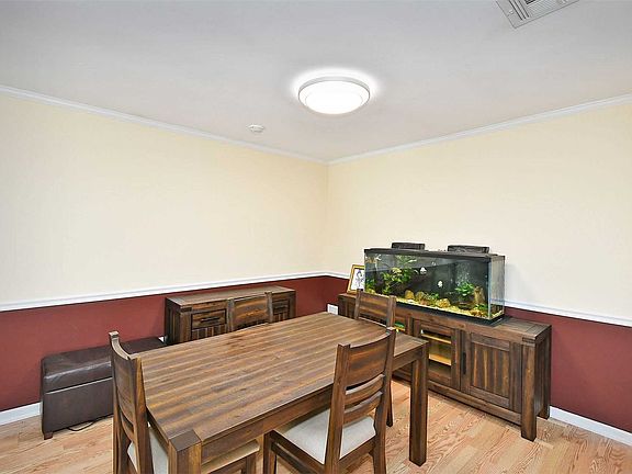 5th image of 19 Victorian Ln