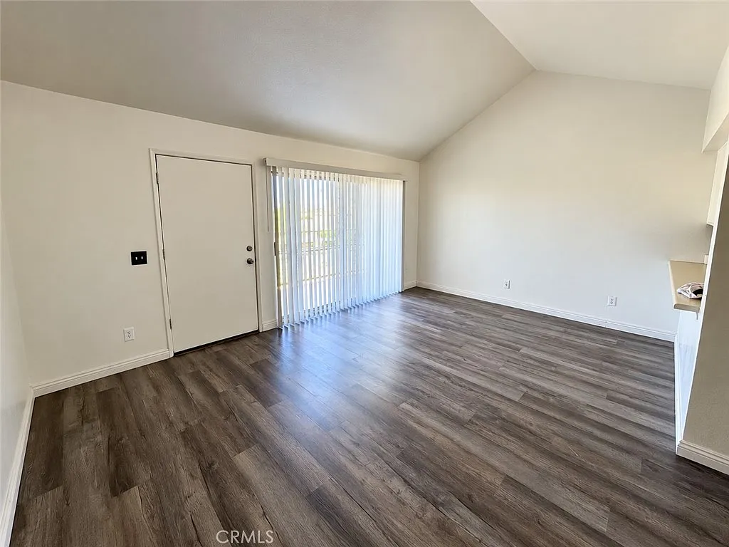2 bed, 1.5 bath, 848 sqft, $1,850 — Photo 4