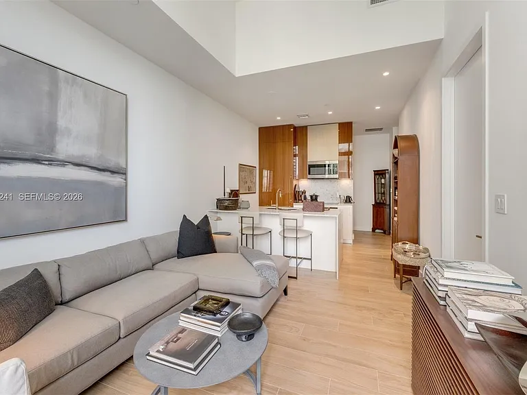 2655 S Bayshore Dr #807 — Photo 3