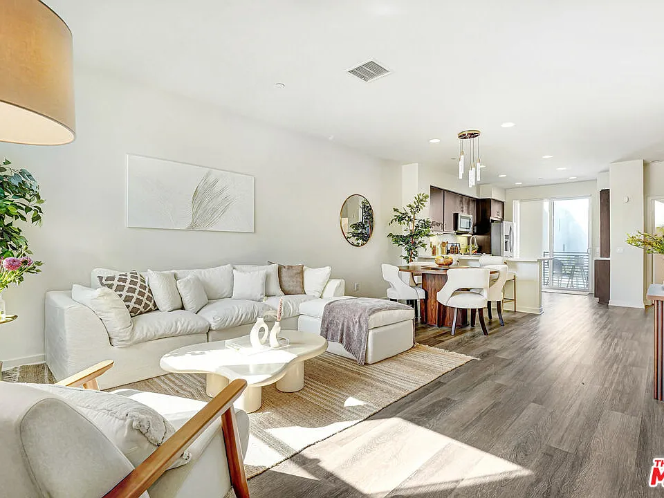 3945 Eagle Rock Blvd #50