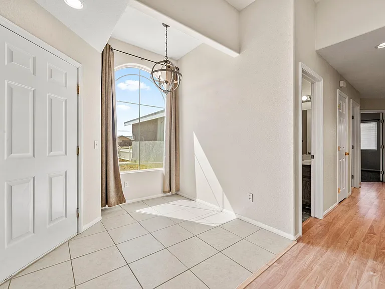 8497 Tamarack Ave — Photo 5