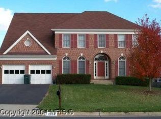 13104 Peach Leaf Pl, Fairfax, VA 22030
