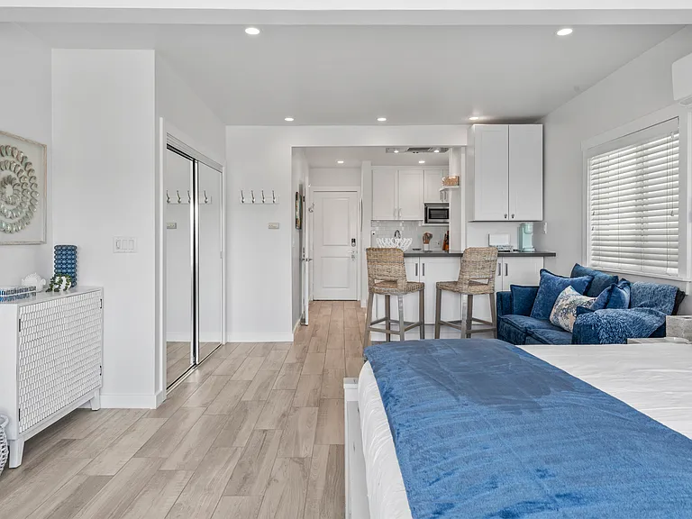 2930 S Coast Hwy #5 — Photo 5