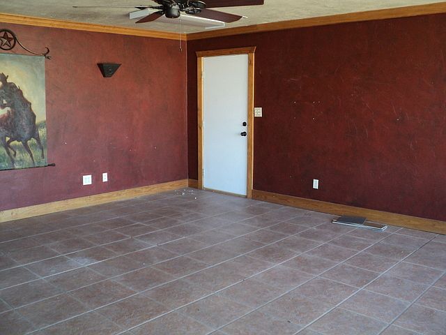 2nd image of 109 E Houston Ave