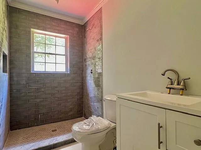 1199 Francis St NW — Photo 6