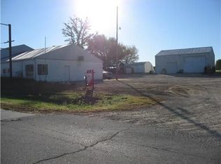 11 1st Ave, Springville, IA 52336