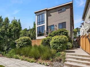 215 24th Ave E, Seattle, WA 98112