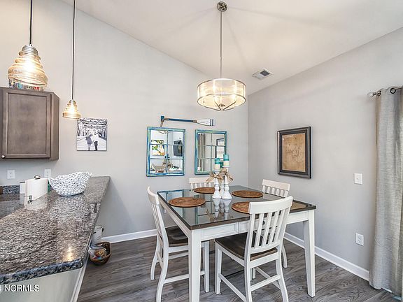 5th image of 163 Lincoln Place Cir