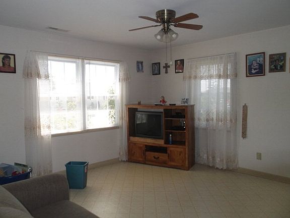 3rd image of 3136 Joppa Ct