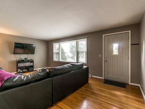 5th image of 668 Wayskin Dr