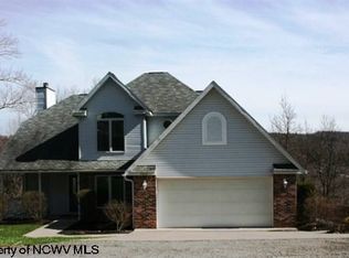 1011 Deerwood Dr, Morgantown, WV 26508