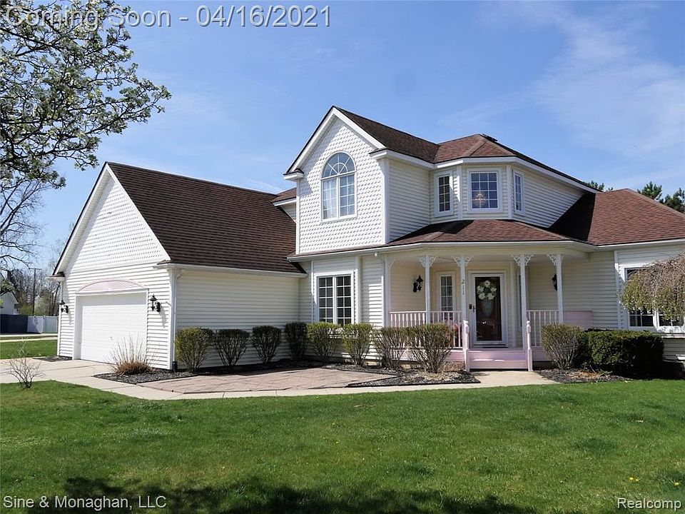 1st image of 211 Victoria Ct