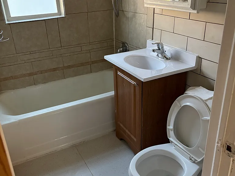 1503 Bay Ave — Photo 7