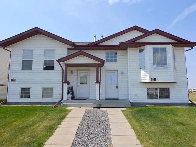 233 Kendrew Dr — Photo 1