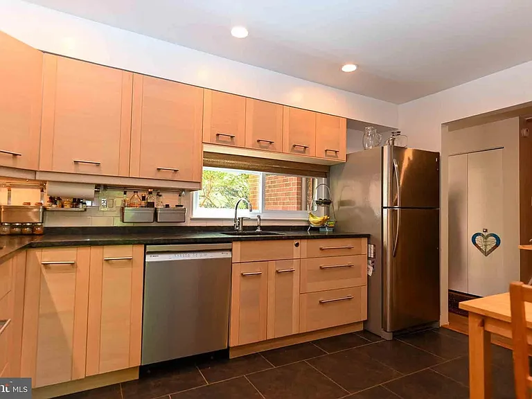 11635 Hunters Green Ct — Photo 13