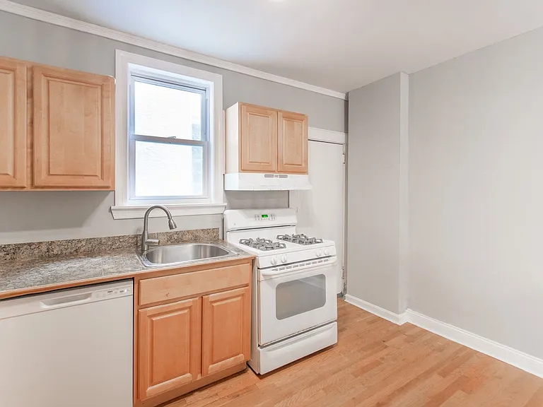 1606 Rodman St — Photo 7