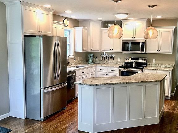 2nd image of 5059 Holland Ct