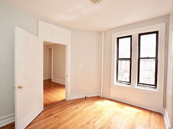 5th image of 2224 Amsterdam Ave APT 43