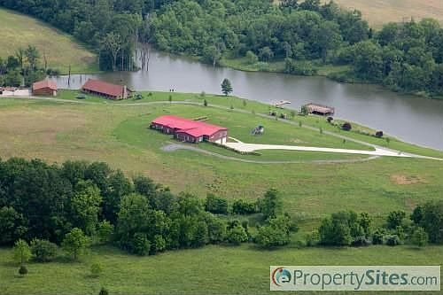 1st image of 695 Chatman Ln