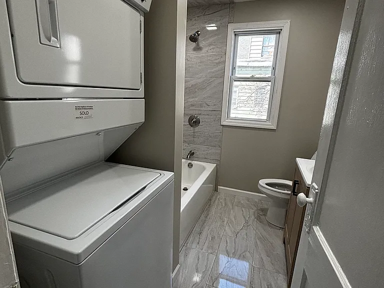 203-205 Lawrence Pl #2 — Photo 9