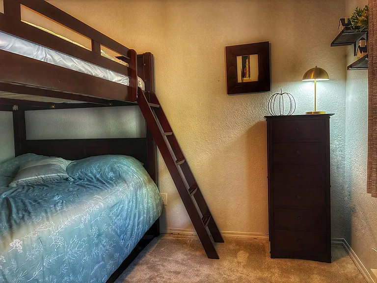 Bermuda Cir — Photo 5