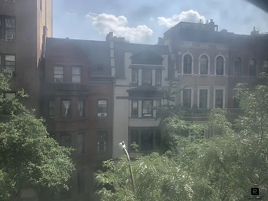 Rented by R New York | media 43