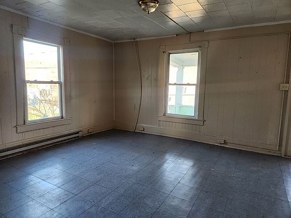 3rd image of 1006 Wyoming St