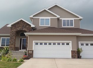 869 Peace Ln, Oregon, WI 53575