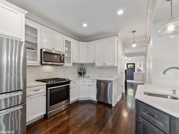 5th image of 1545 W Glenlake Ave