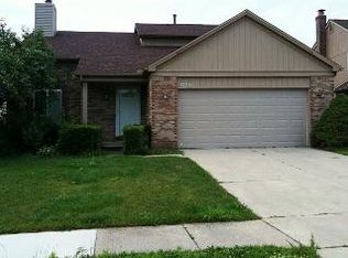 44021 Vassar St, Canton, MI 48188