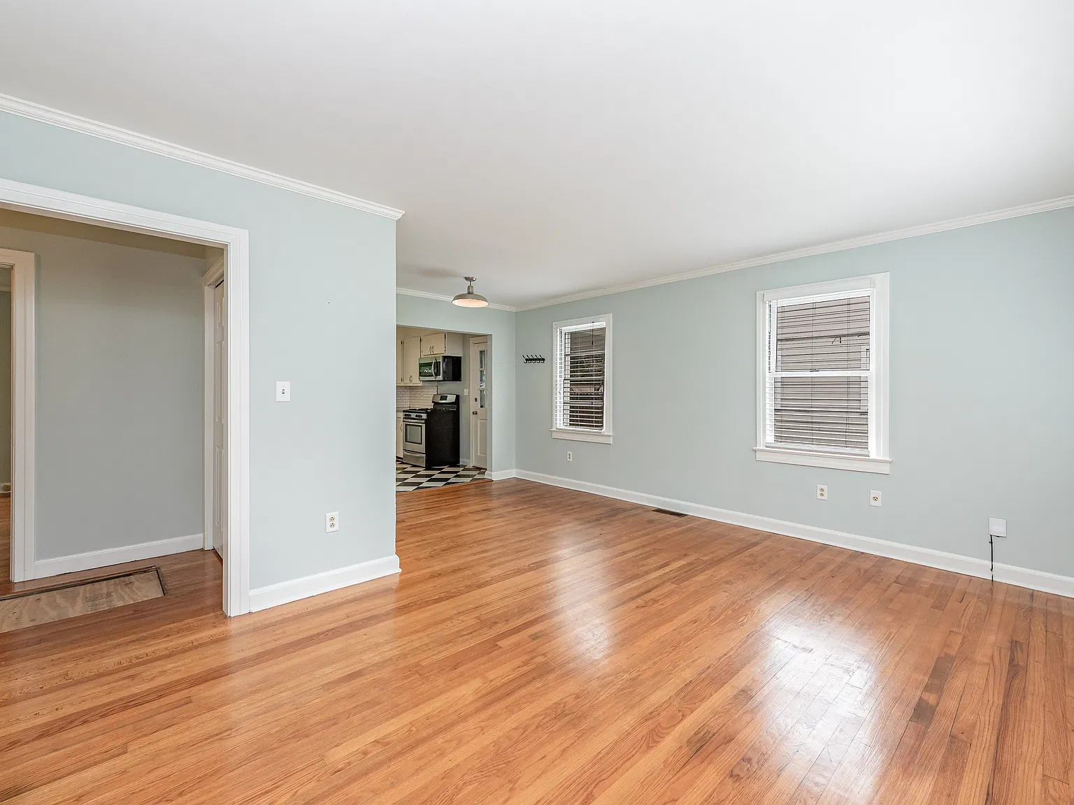 2 bed, 960 sqft, $2,200 — Photo 4