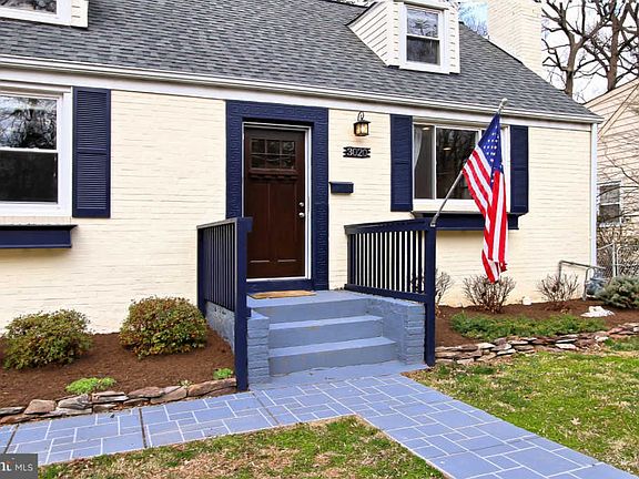 2nd image of 3020 Woodlawn Ave